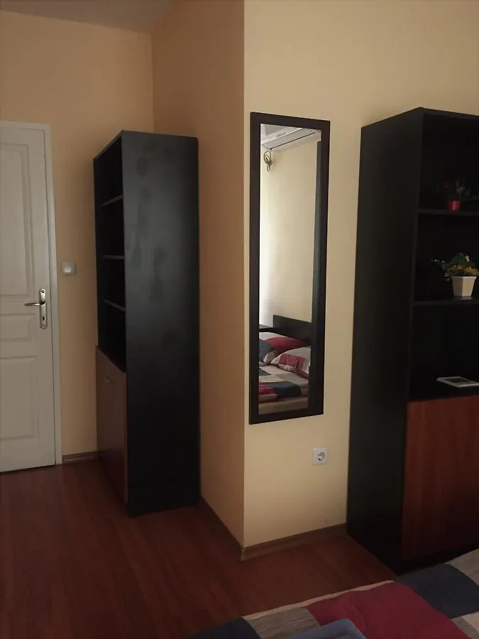 Pirotska Apartment Gn / Free Garage Sofia 0*,